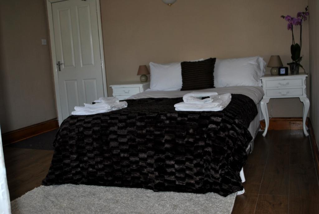 Amber Guesthouse دربي الغرفة الصورة