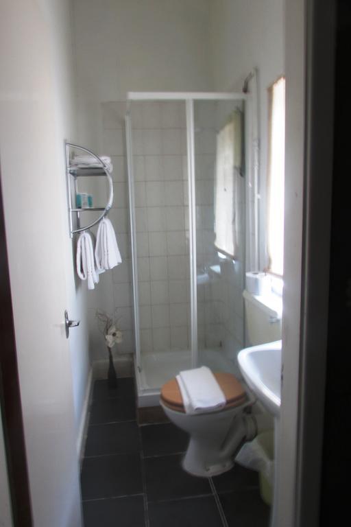 Amber Guesthouse دربي الغرفة الصورة
