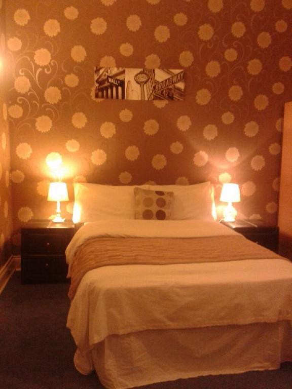 Amber Guesthouse دربي الغرفة الصورة