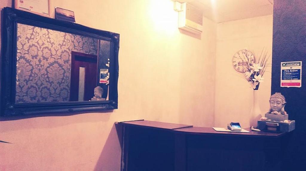 Amber Guesthouse دربي المظهر الخارجي الصورة