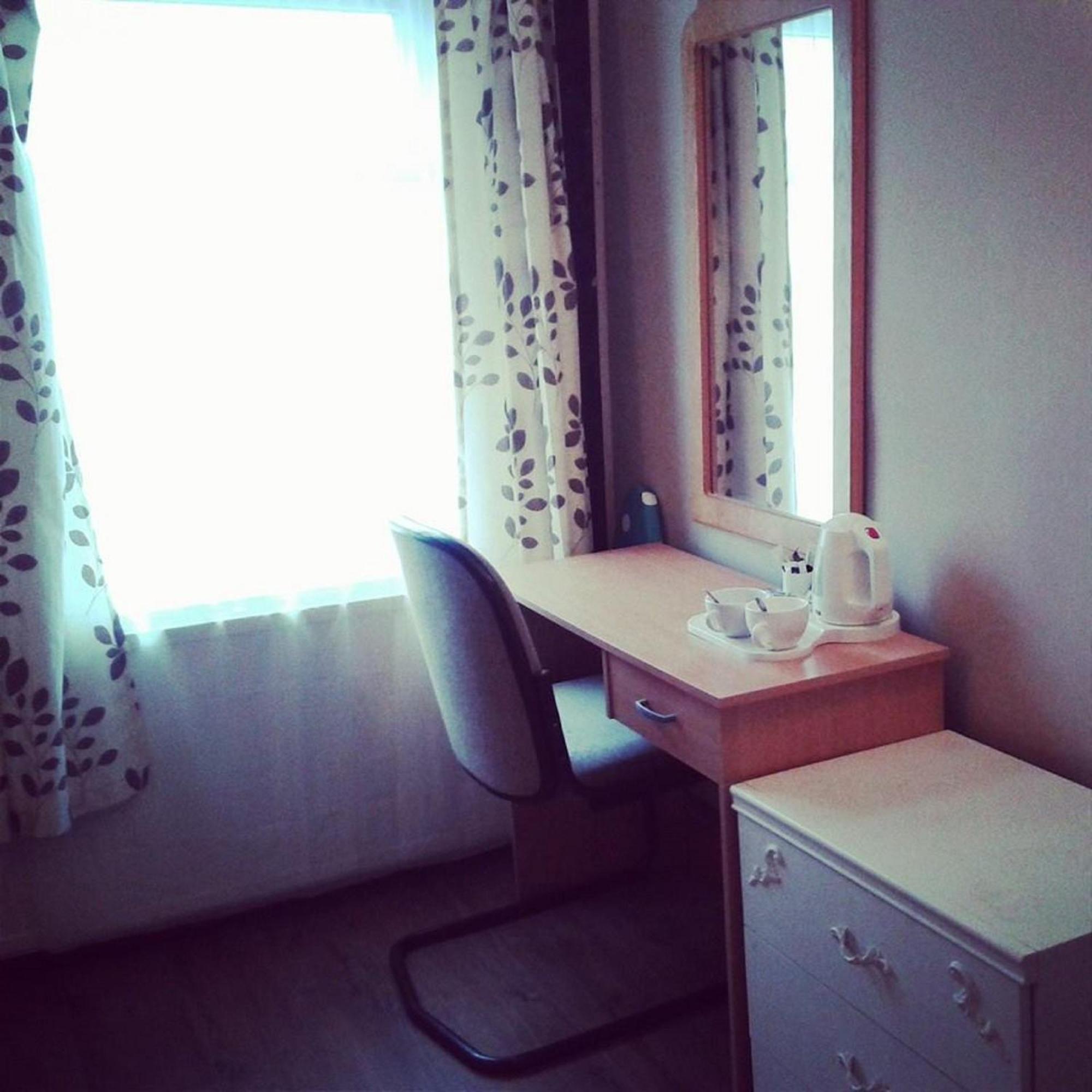 Amber Guesthouse دربي الغرفة الصورة