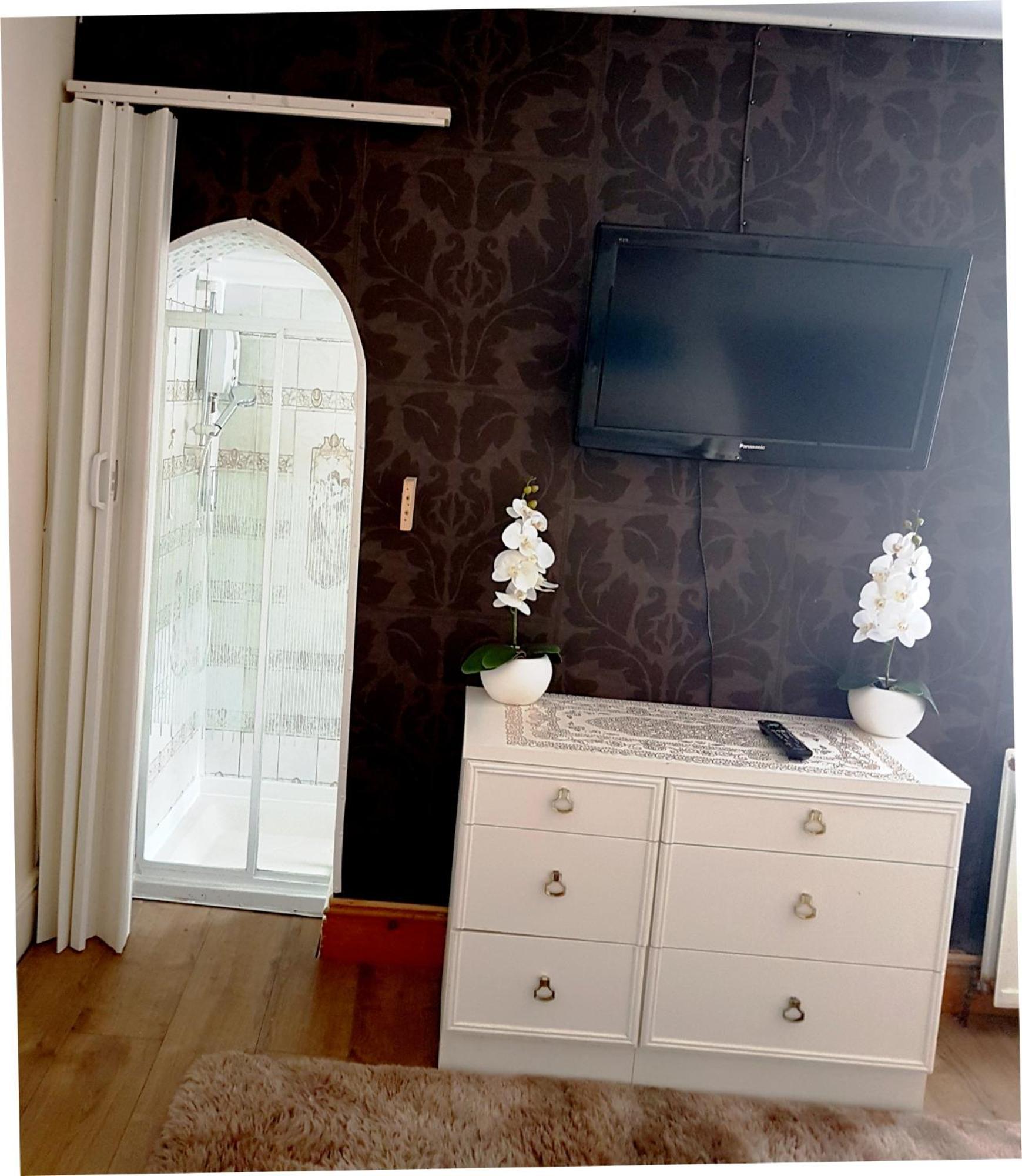 Amber Guesthouse دربي المظهر الخارجي الصورة