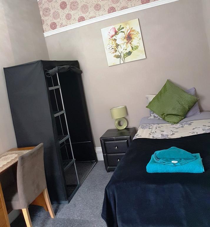 Amber Guesthouse دربي المظهر الخارجي الصورة