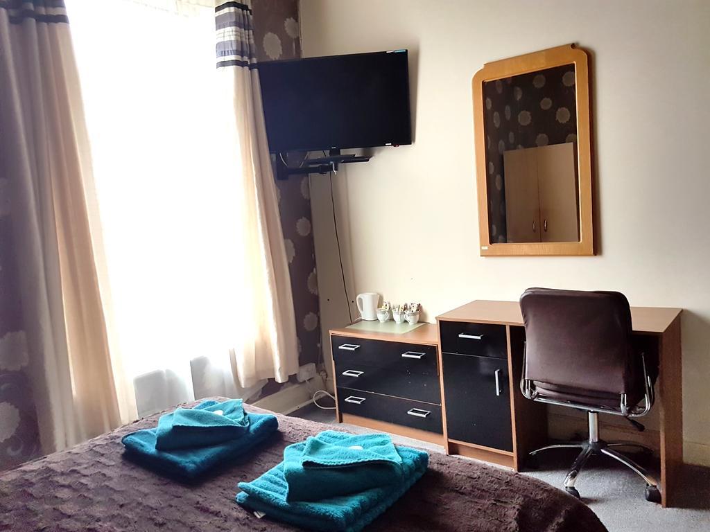 Amber Guesthouse دربي المظهر الخارجي الصورة